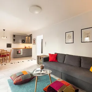 Paha-paha Modern With Sea View, Fast Wi-fi, And Free Parking! Apartman
